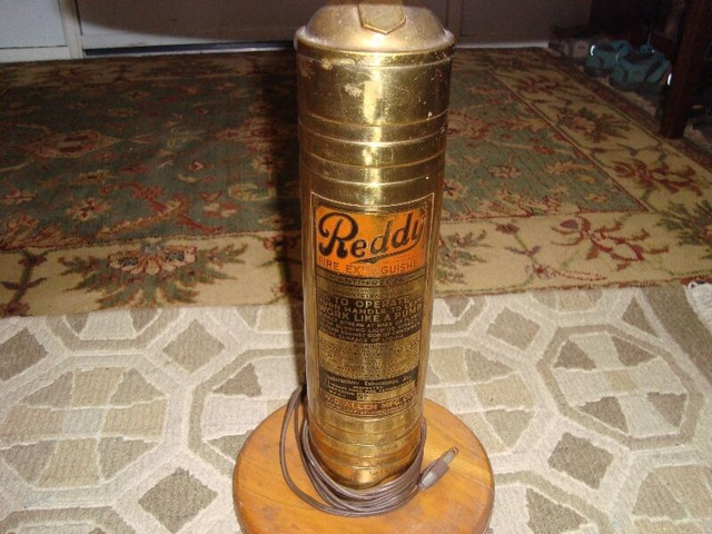 VINTAGE BRASS REDDY FIRE EXTINGISHER in Arts & Collectibles in Norfolk County - Image 2