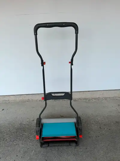 Gardena hand / push mower, View more