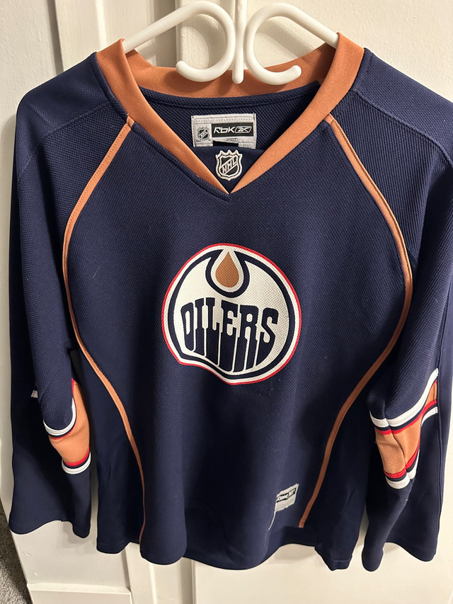Oilers jersey in Hockey in Edmonton