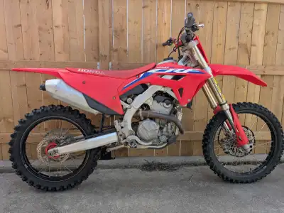 2022 Honda CRF250R In excellent shape Well maintained E-start with trickle charger ~40 hours Fresh o...