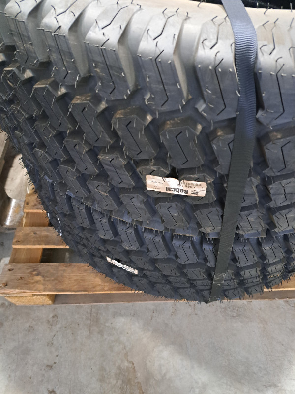 44x18.00-20 Tractor rear turf tires in Tires & Rims in Brantford - Image 2