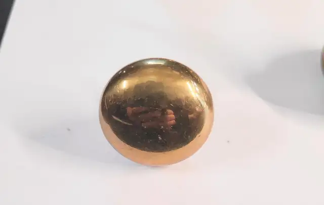Antique Brass Screw On Cabinet Knobs in Arts & Collectibles in City of Toronto - Image 6