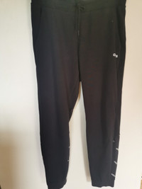 Adidas sweatpants/sweats/joggers/jogging pants