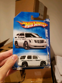 2008 Hot wheels Cadillac Escalade white