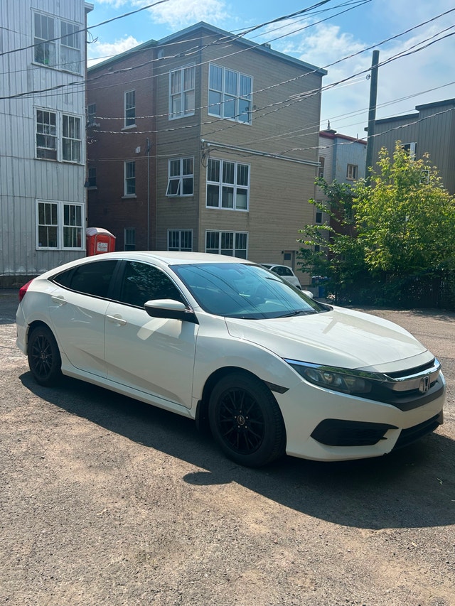 Honda Civic LX 2016 — Manuelle — 145 000 km