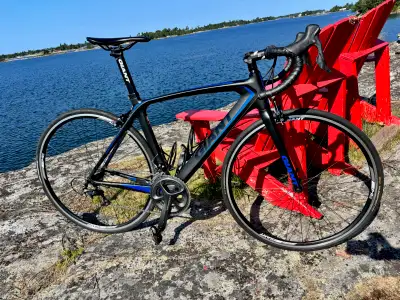 Giant TCR Carbon Road Bike (Medium) – Ultegra Components, View more