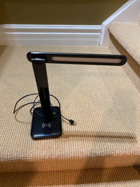 Simply LED Desk Lamp with Wireless Charger - Black