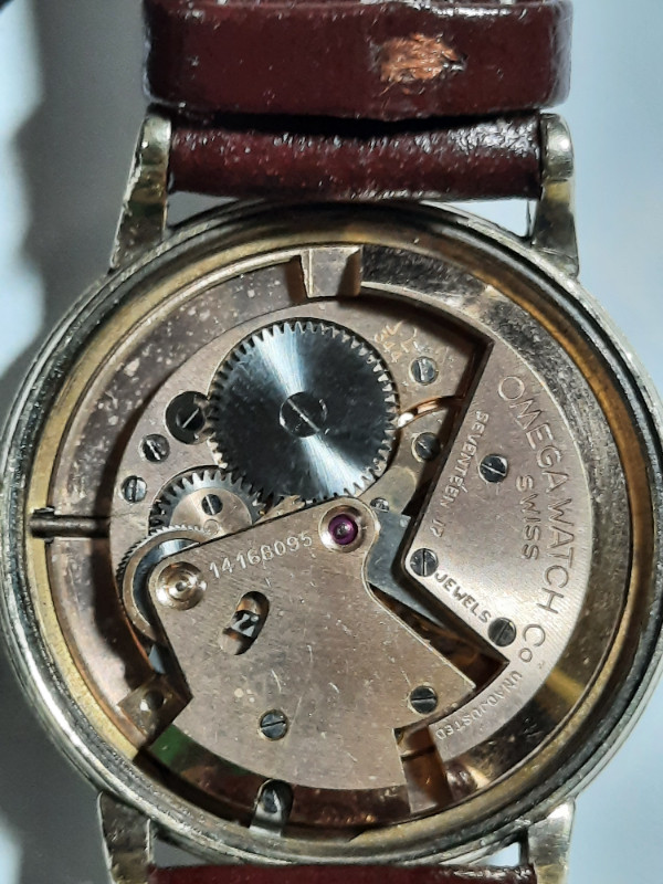 Vintage Omega 344 bumper, sub dial, auto watch in Jewellery & Watches in Saskatoon - Image 2