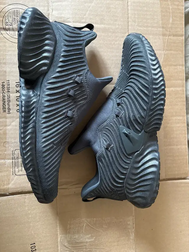 New without box, Adidas Alphabounce, men size 11.5 in Men's Shoes in Oshawa / Durham Region - Image 2