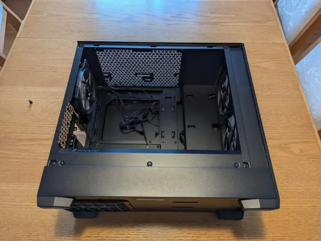 Fractal Design Pop Mini Air in System Components in Norfolk County - Image 5