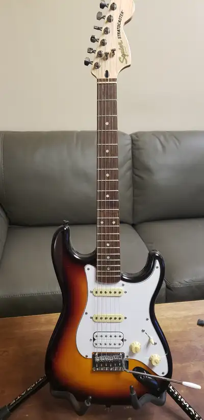 Squier Affinity Stratocaster Junior HSS 2024, View more
