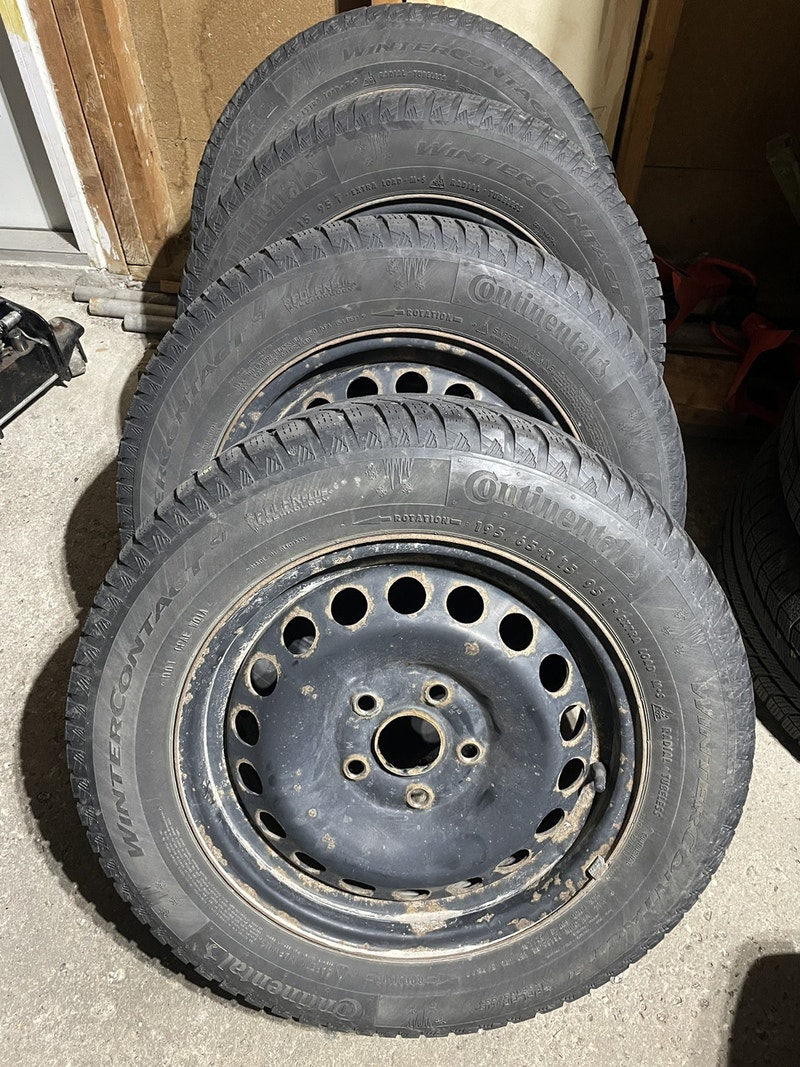 VW Jetta & Golf Continental 195/65R15 Winter Tires on OEM Rims Tires