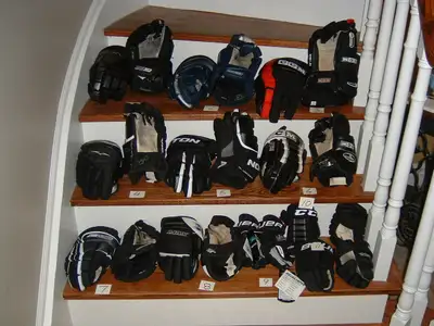 NEW LIKE SENIOR AND JUNIOR HOCKEY GLOVES - $1 (TORONTO), View more