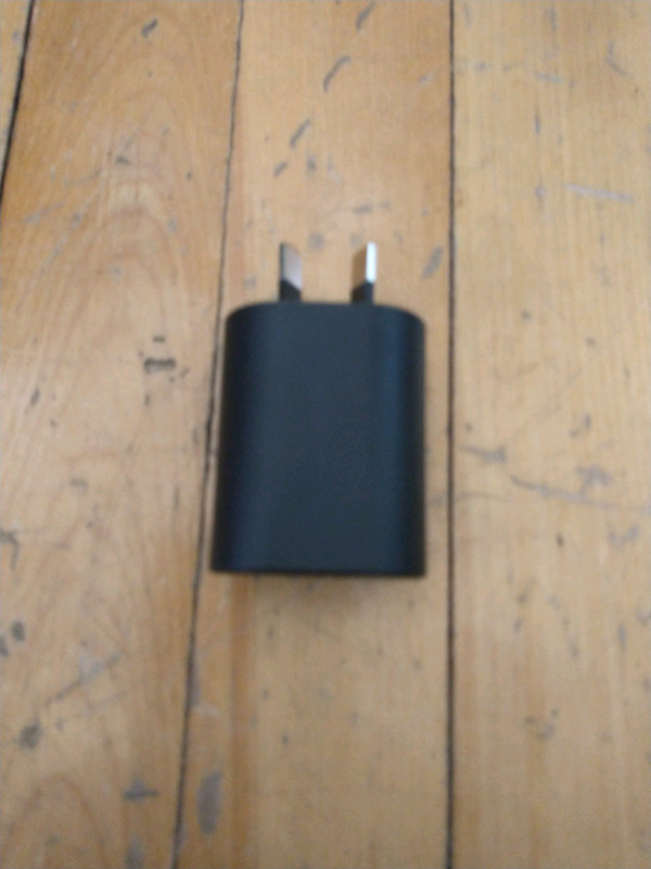 GENUINE BLACKBERRY AU CN AR NZ USB CHARGER RM0303 5V 1.3A dans Accessoires pour cellulaires  à Ville de Montréal