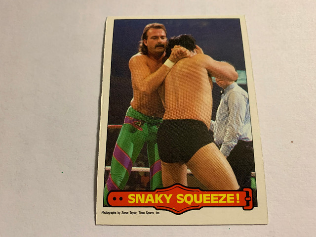 1985 Series 2 O-Pee-Chee WWF Wrestling #10 JAKE SNAKY SQUEEZE! dans Art et objets de collection  à Longueuil/Rive Sud
