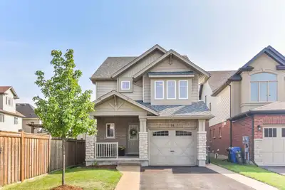 Legal Basement in a detached house for rent - South end, Guelph - Separate entrance - Separate laund...