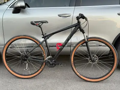 GT Karakoram 29er Mountain Bike – Medium Frame – Disc Brakes, View more