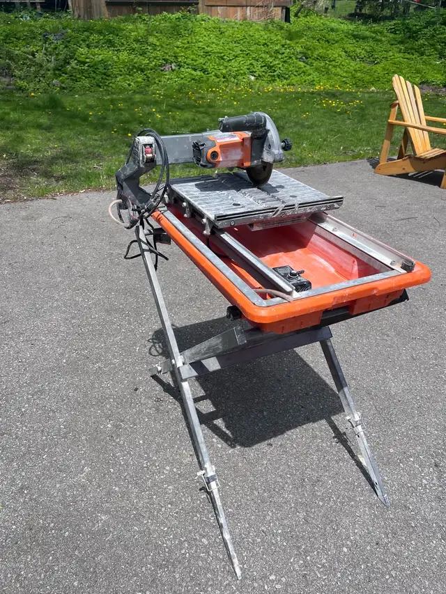 Wet tile saw in Power Tools in Oshawa / Durham Region - Image 3