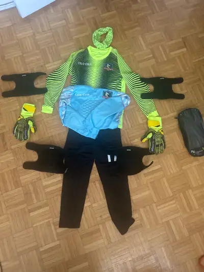 soccer/football complete goalie set  ( equipment ), View more