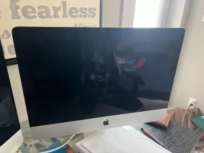 Selling my late 2012 iMac, which is a reliable machine for everyday tasks. This iMac features a slee...