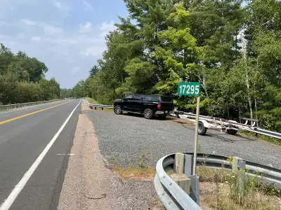 Black cap for 2014-2021 Toyota Tundra Crewmax (5.6’ box). Has removable cab facing window, tinted si...