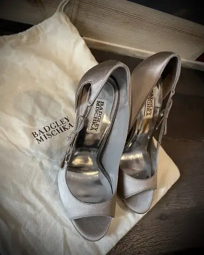 GENUINE Badgley Mischka Heels • Taupe • 8 1/2M • w/shoe bag, View more