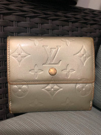 Authentic Louis Vuitton Monogram Vernis Elise Trifold wallet