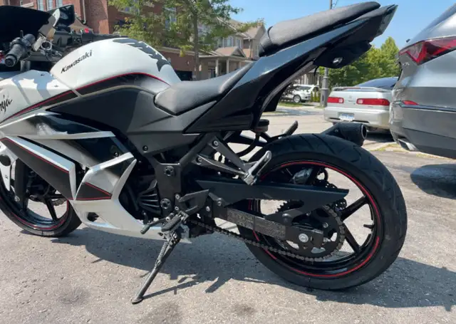 2011 Kawasaki ninja in Sport Bikes in Barrie - Image 3