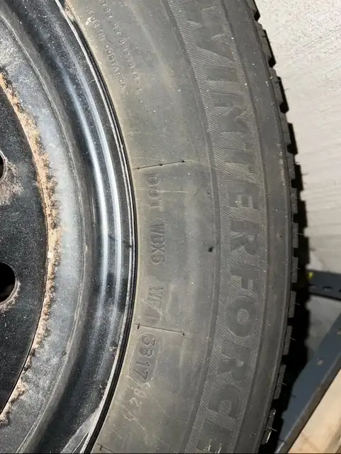 4 WINTER TIRES WITH RIMS 225 70 R16 FIRESTONE in Tires & Rims in Markham / York Region - Image 4