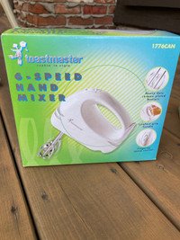 Toast Master Hand Mixer- Brand New with Towels 