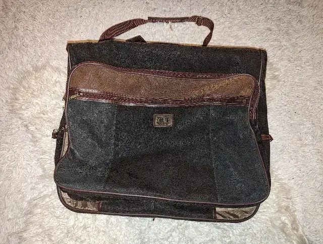 Jaguar Men's Leather Suit Luggage in Men's in Mississauga / Peel Region - Image 2