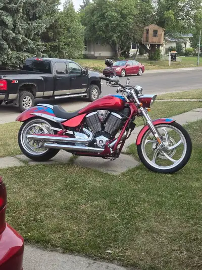 FOR SALE : 2007 Victory Jackpot Fast, load, loads of smiles per hour left. $7300 obo 587 989 1653