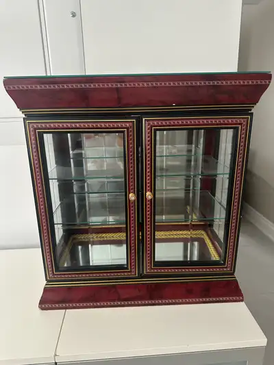 Small curio display … Glass shelves with mirror Height 19in Width. 17in Depth 8in Good condition (us...