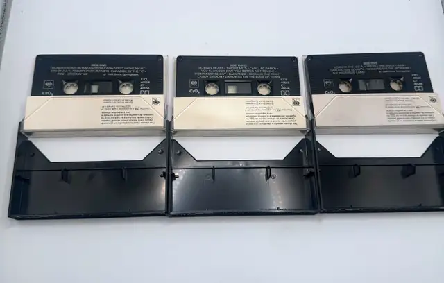 Bruce Springsteen & The E Street  Band LIVE 1975-85 ( 3 cassette in Other in Hamilton - Image 3