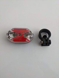 Bike tail light - 9 LEDs - requires 2xAAA batteries