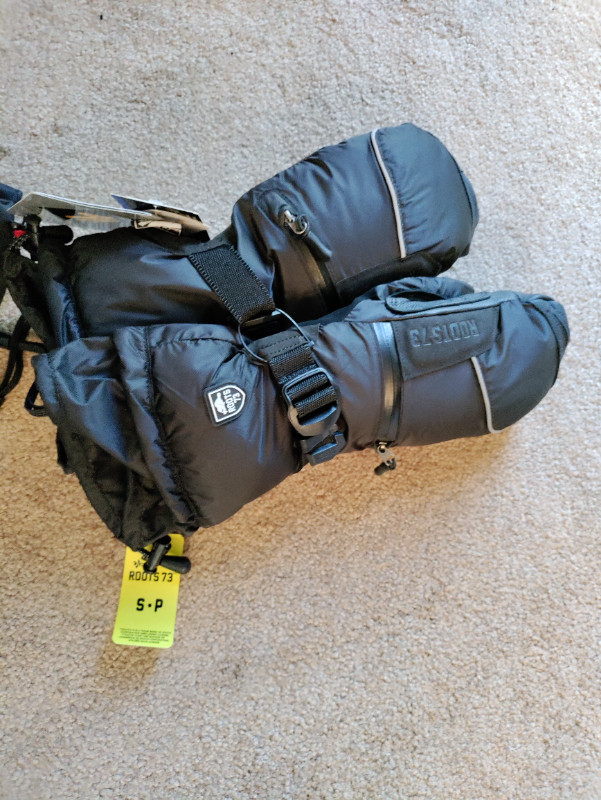 Brand New Roots 73 Ski Mitt Winter 3 in 1 for sale. | Other | Calgary |  Kijiji