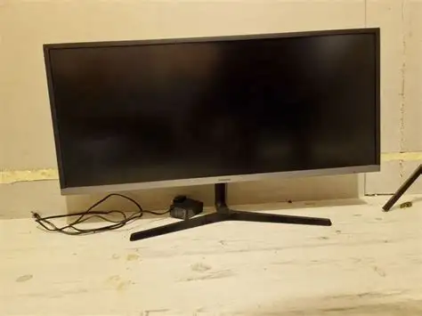 écran ultra wide samsung 1440p 75hz 21:9 VA in Monitors in City of Montréal - Image 4