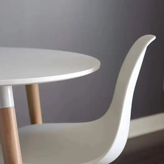 Special offer! 3 leg white round dining table, coffee table in Dining Tables & Sets in City of Montréal - Image 4