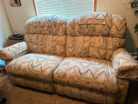 TWO SEATER LAZY BOY COUCH