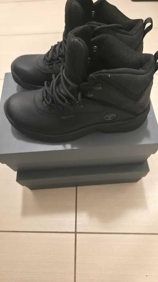 Timberland Men's White Ledge Mid Waterproof Hiking Boot in Men's Shoes in Markham / York Region - Image 3