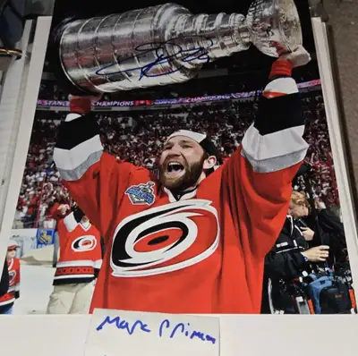 Eric Cole signed 8x10 photo Hurricanes Hockey / Photo signée, View more