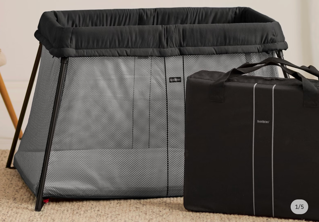 Baby Bjorn – Travel Crib Light / Play yard – black in Cribs in City of Toronto - Image 3