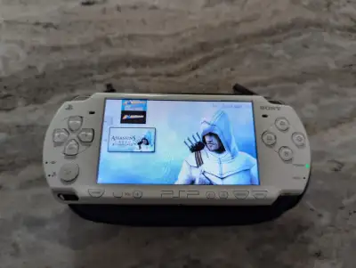 128 GB PSP 2000 White with 400+ Games, View more