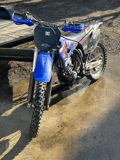 2004 Yamaha yz250f. Had the top end done a few years ago, fired right up after sitting for a couple...
