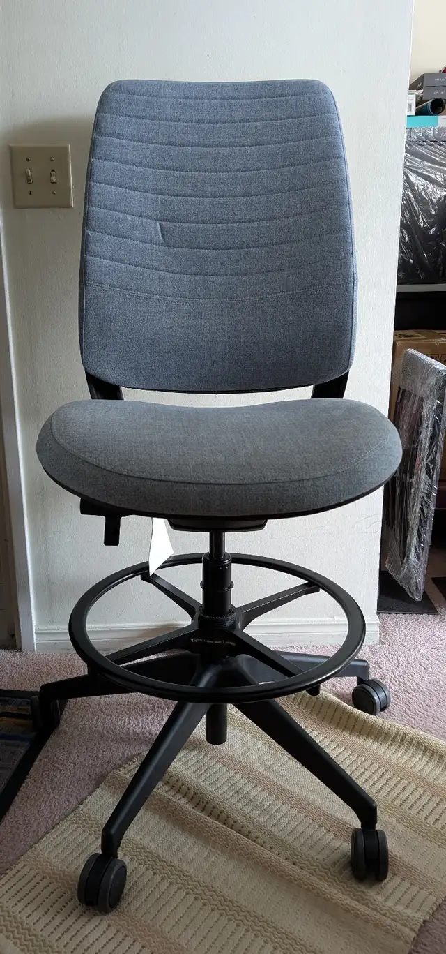New Steelcase Series 2 Ergonomic Office Chair/Stool in Chairs & Recliners in City of Toronto - Image 2
