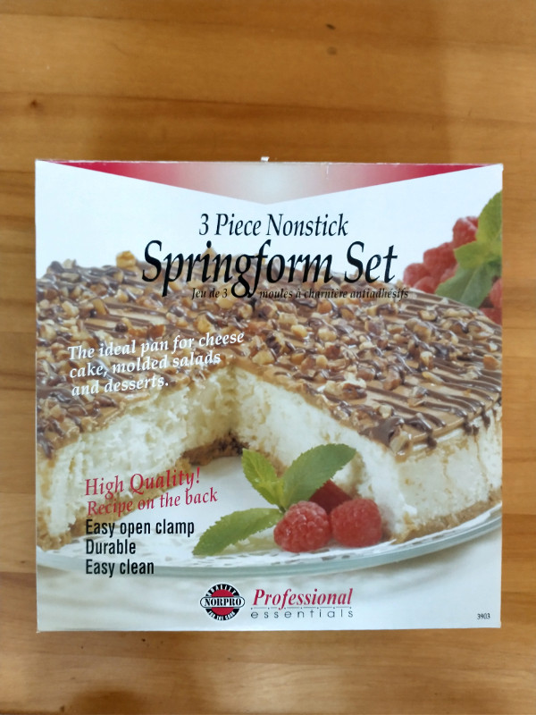 New nonstick 3 springform piece set in Kitchen & Dining Wares in Dartmouth - Image 2