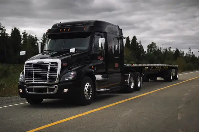 Long-Haul Transport Truck Driver - Flatbed in Drivers & Security in Fredericton - Image 2