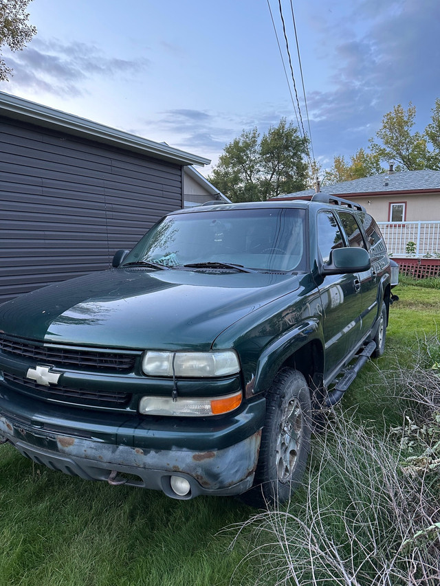 2003 suburban  in Cars & Trucks in Prince Albert - Image 3