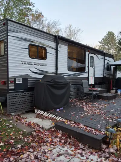 Lit queen Divan lit Table banquette (lit) Air climatisé