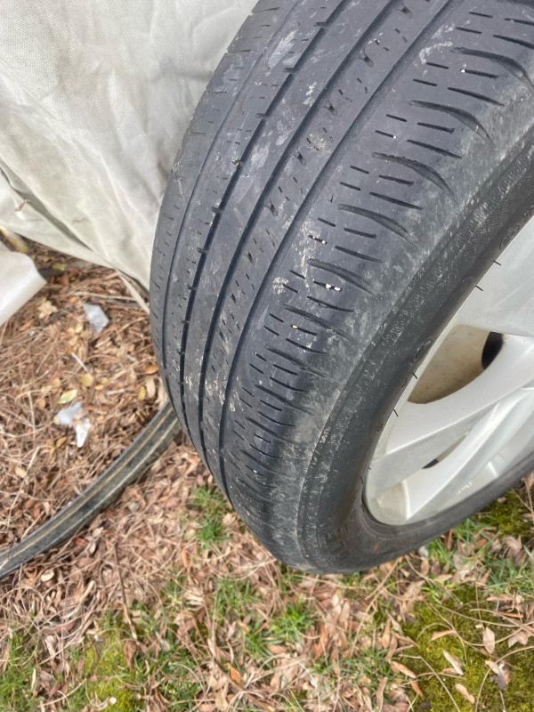 195/50R16  Hyundai tires with rims and one front light in Tires & Rims in Hamilton - Image 2